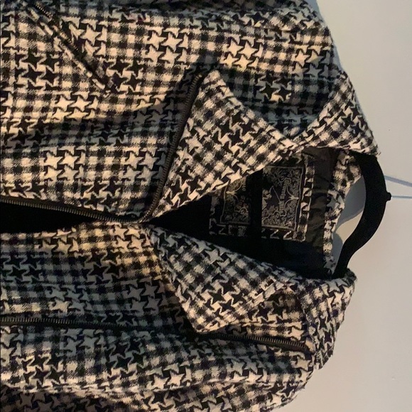 Casual styled jacket. - Picture 2 of 3